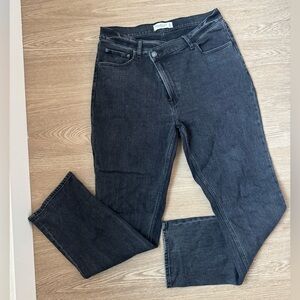 Abercrombie & Fitch Women's Dark Gray Straight Leg Jeans 90s slim straight 31